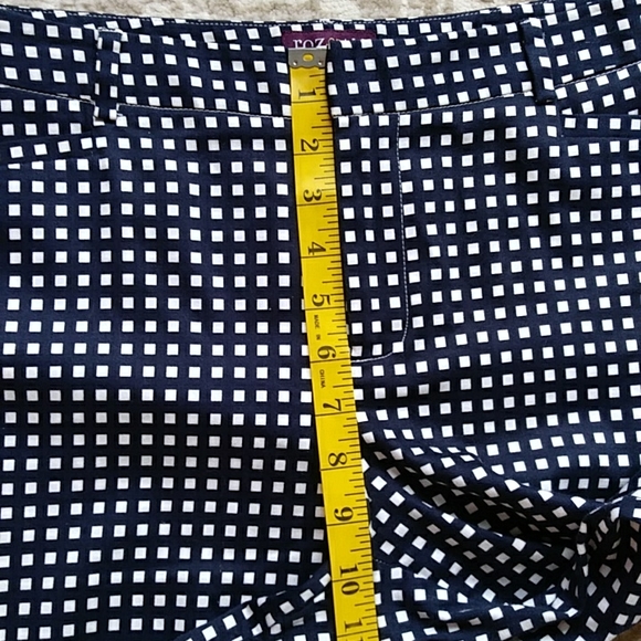 NWOT Roz & Ali Signature Fit Square Pattern Pants 8 Black White - Picture 14 of 15